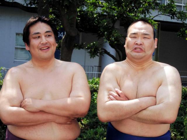 元大関同士の一番　元琴欧洲が快勝