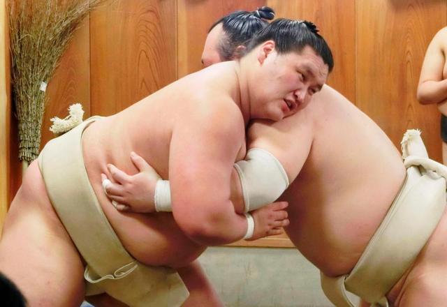 大関昇進の照ノ富士が優等生に変身！？