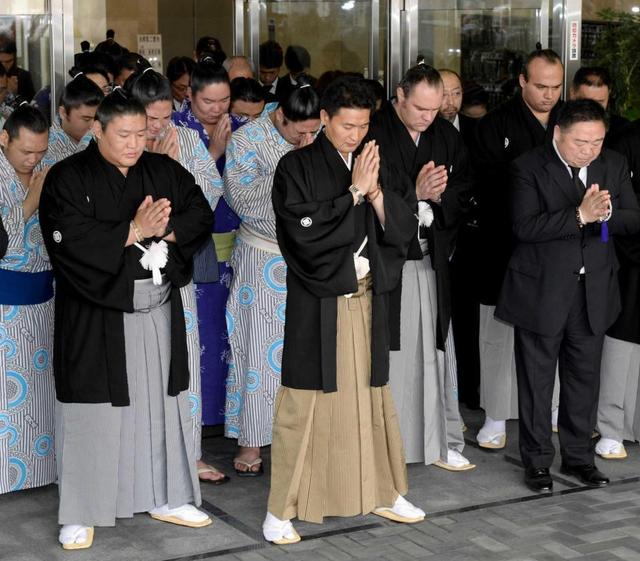 貴乃花親方、兄弟子の「遺志引き継ぐ」