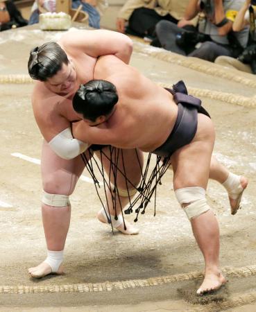 秋場所、照ノ富士ただ一人８連勝