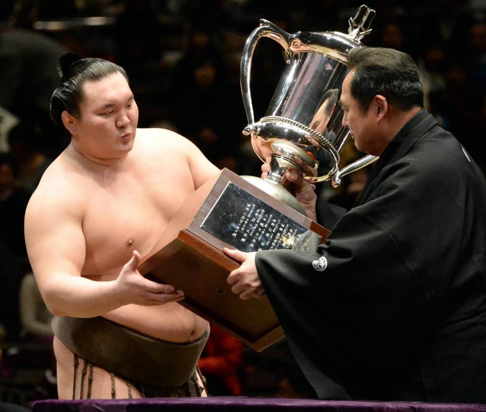 白鵬貫禄ｖ 琴奨菊にも完勝 相撲 デイリースポーツ Online