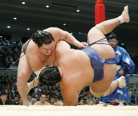 白鵬が３６度目Ｖに前進、春場所