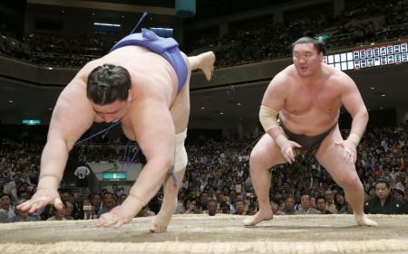 白鵬、稀勢が７連勝