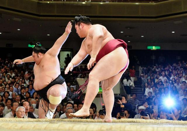 遠藤が９勝目「相撲勘よくなってる」