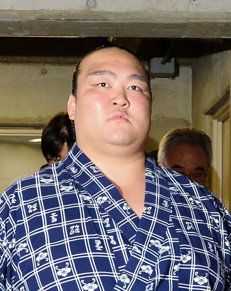 　再び綱とリに挑む稀勢の里