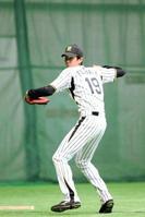 けん制の練習をする藤浪（撮影・田中太一）