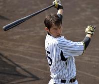 　１５日の教育リーグ・中日戦で実戦復帰予定の新井