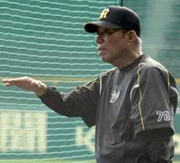 　小川攻略に「高め注意」を挙げた水谷実雄チーフ打撃コーチ