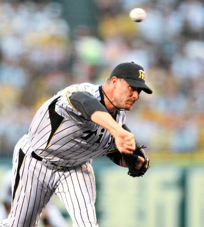 力投するスタンリッジ（撮影・棚橋慶太）