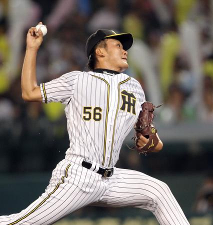 　７回から登板し力投する松田（撮影・田中太一）