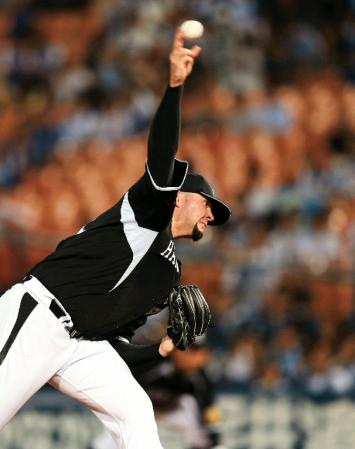 力投する阪神　ランディ・メッセンジャー＝横浜スタジアム（撮影・棚橋慶太）