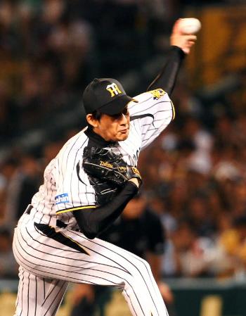 力投する阪神・能見篤史＝甲子園（撮影・棚橋慶太）
