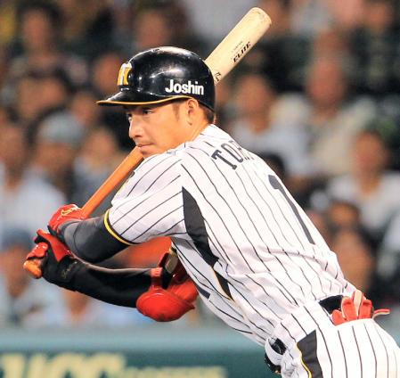 ６回阪神２死二塁、阪神・鳥谷　敬は左前タイムリーを放つ＝甲子園（撮影・棚橋慶太）