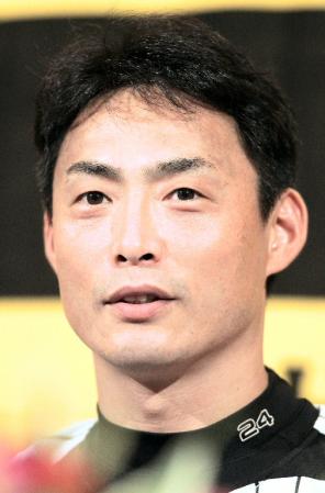 今シーズンでユニホームを脱ぎ現役を引退する阪神・桧山進次郎は心境を語る＝西宮市内のホテル（撮影・山口　登）