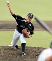 　巨人打線を無失点に抑える好投をみせた秋山（撮影・保田叔久）