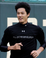 中西コーチから来季の開幕投手抜てきを示唆された藤浪