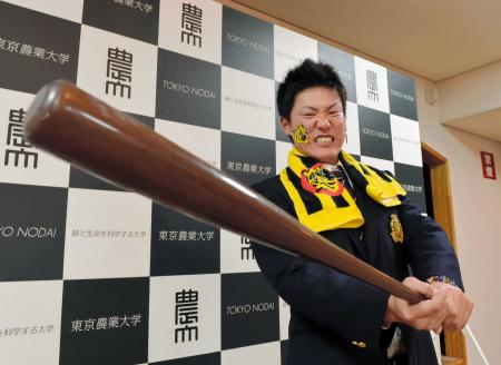 　阪神から３位で指名され気合みなぎる東農大・陽川（撮影・持木克友）