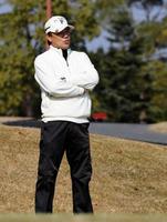 　久保のＤｅＮＡ移籍が決まり、先発陣の構想に頭を悩ます和田監督（撮影・山口　登）