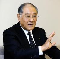 来季の巻き返しを熱っぽく語る阪神・坂井信也オーナー＝阪神電鉄本社（撮影・田中太一）