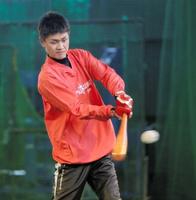 トスバッティングで汗を流す阪神・大和＝吹田市内の練習場（撮影・棚橋慶太）