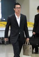 　表情を引き締め再度、沖縄入りした西岡（撮影・村中拓久）