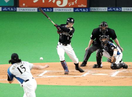 　６回、鳥谷は先制適時打を放つ（撮影・棚橋慶太）