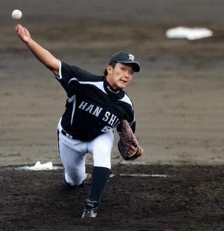 　６回１イニングを無安打、無失点に抑えた松田（撮影・持木克友）