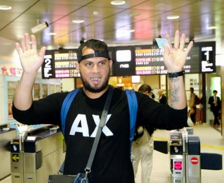 ７日にキャンプ地の沖縄入りするゴメス