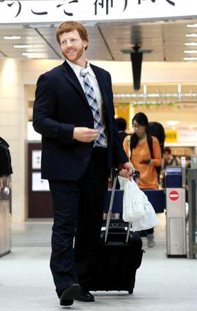 　横浜に向け出発するマートン（撮影・持木克友）