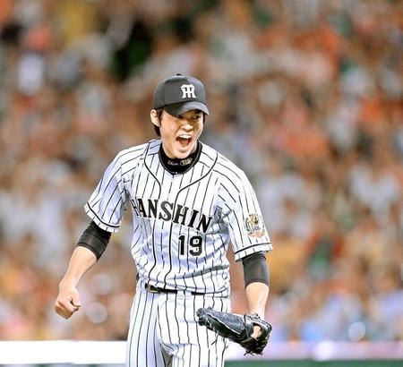 　６回、松田を三振に仕留め、闘志をむき出しにする藤浪（撮影・田中太一）