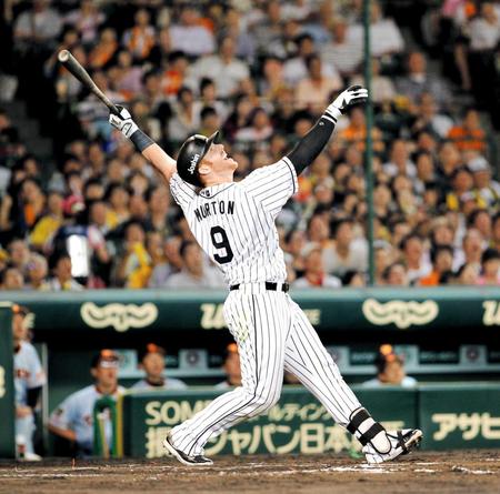 　６回、マートンは二飛に倒れる