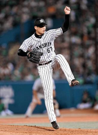 　６回、躍動感あふれる投球をみせる岩崎（撮影・棚橋慶太）