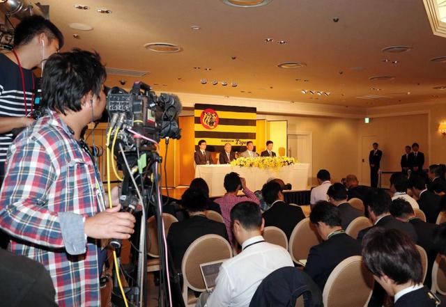 金本阪神　注目度バツグン華々しく船出