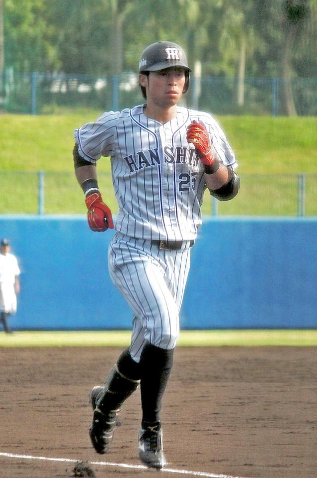 　８回、ソロを放った江越