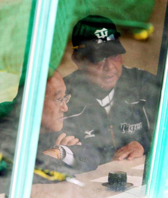 オーナー＆掛布２軍監督 サプライズ会談