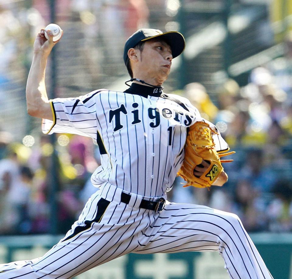 　甲子園球場で力投する渡辺