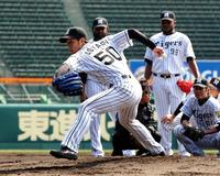 １軍の練習に参加した阪神・青柳晃洋＝甲子園（撮影・飯室逸平）
