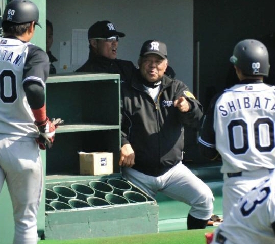 掛布イズム“ノーバント野球”で快勝