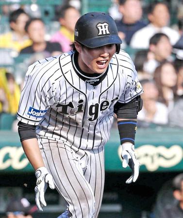 　８回、同点タイムリーを放ち雄叫びを上げる北條（撮影・高部洋祐）