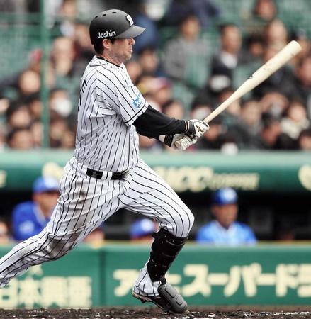 　２回、左前打を放つへイグ（撮影・北村雅宏）