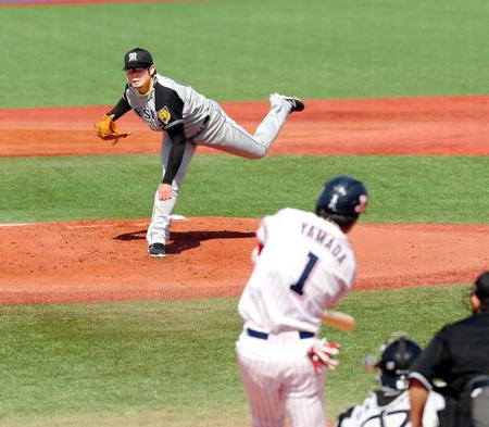 　１回、山田を空振り三振に斬る岩田（撮影・飯室逸平）