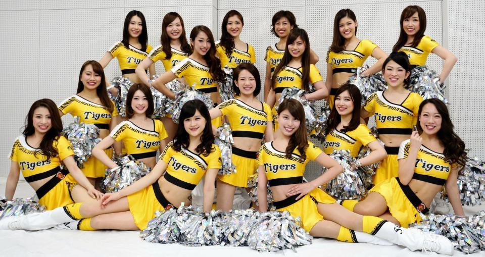 新コスチュームをお披露目するＴｉｇｅｒｓ　Ｇｉｒｌｓ