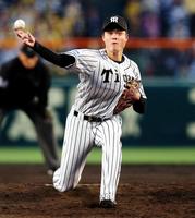 力投する阪神・守屋＝甲子園