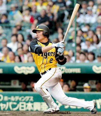 ９回、左翼線に二塁打を放つ北條