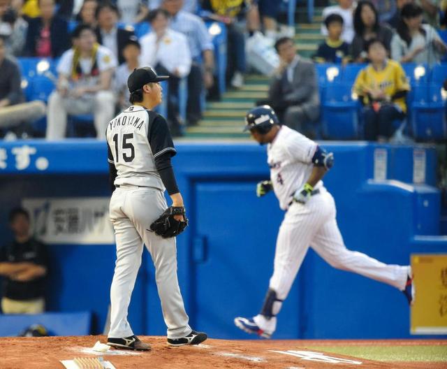 阪神・横山　初回に３失点　ヘイグがまさかのトンネル