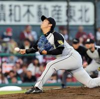 プロ初登板で力投する阪神・青柳晃洋＝コボスタ宮城（撮影・飯室逸平）