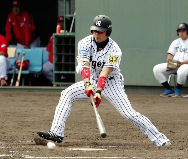 阪神・西岡が２軍戦で復帰　４打数無安打も足の感覚は「大丈夫」
