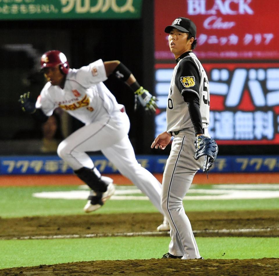 ４回、オコエに適時二塁打を浴びた青柳