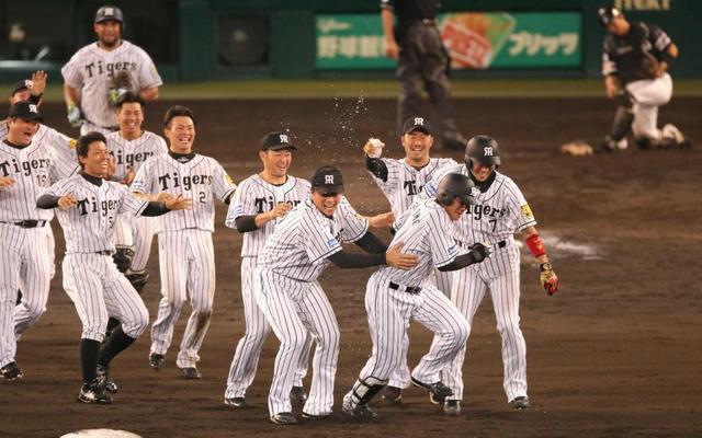 福留、猛打賞！鷹狩りのサヨナラ打