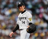 ３回途中、悔しそうな表情でベンチに戻る能見（撮影・北村雅宏）